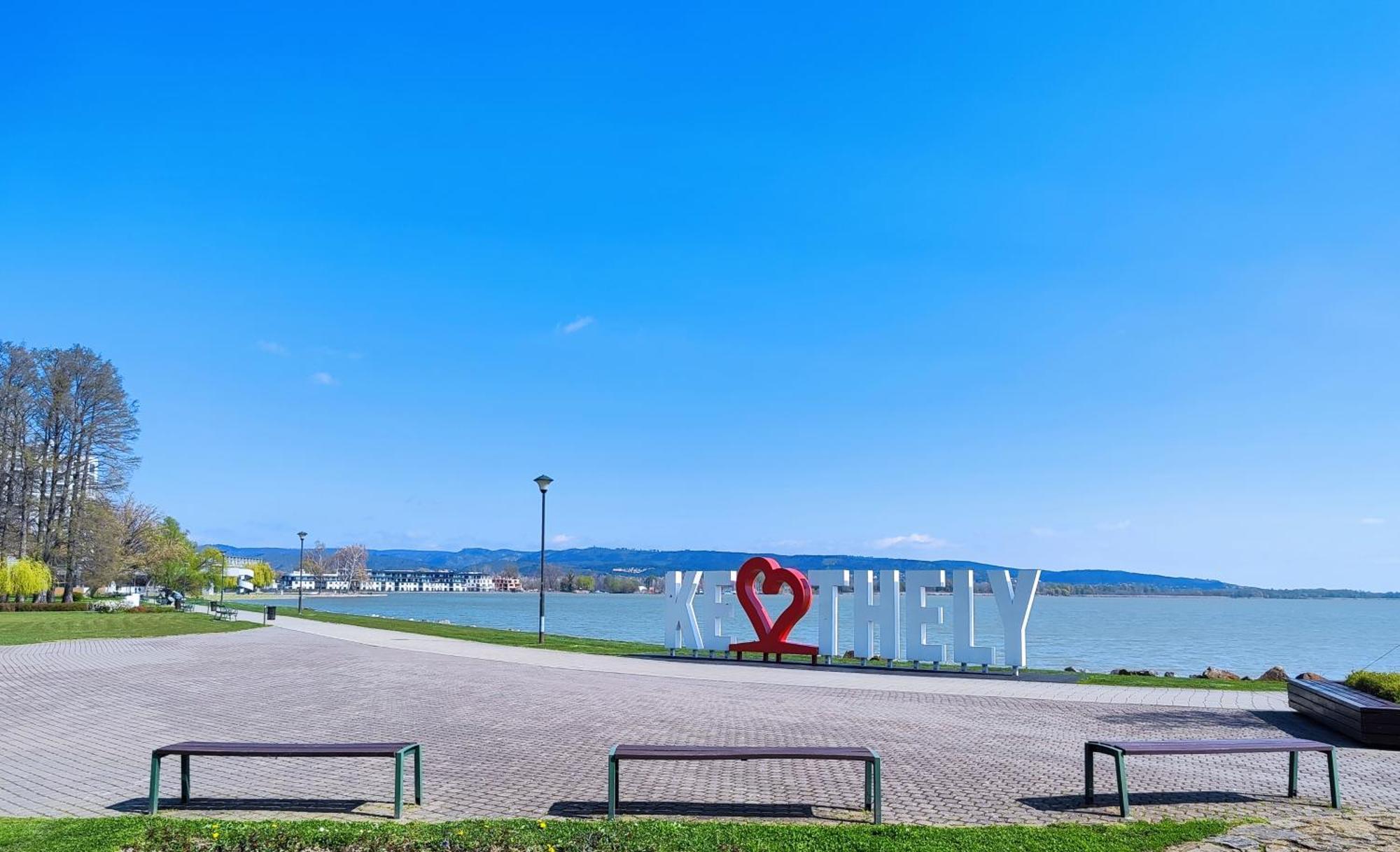 Royal Relax Apartman Keszthely Extérieur photo